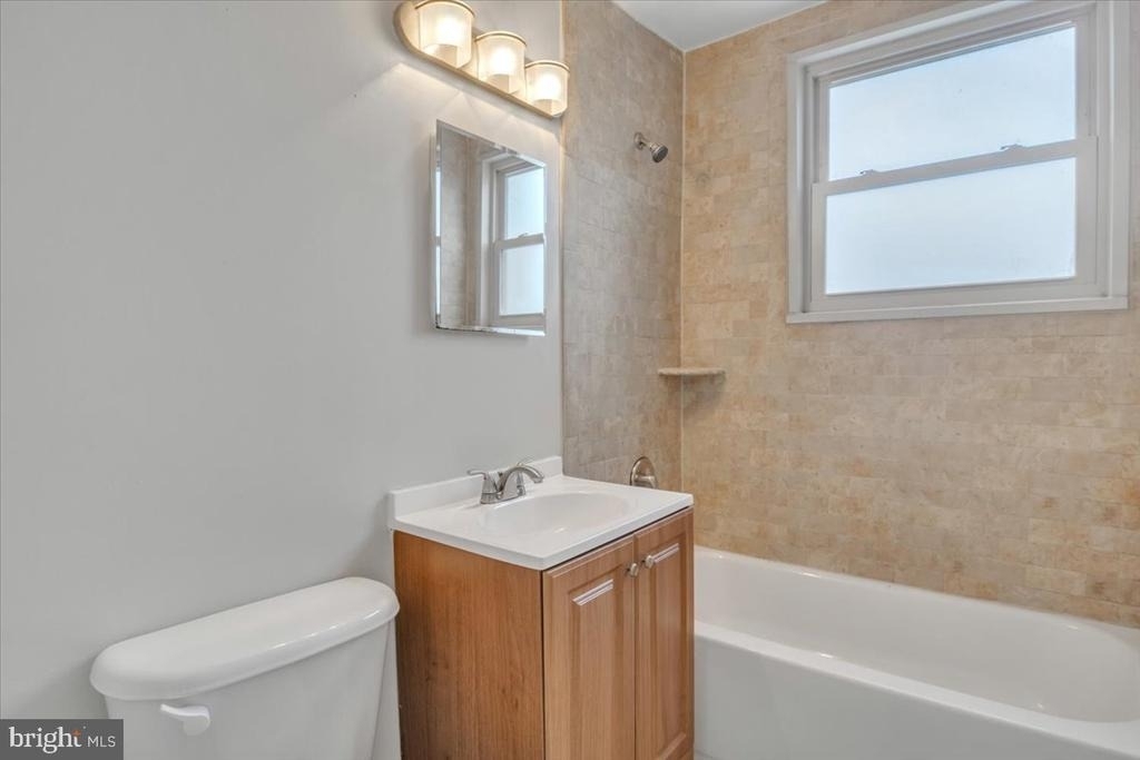 2850 Hartford Street Se - Photo 13
