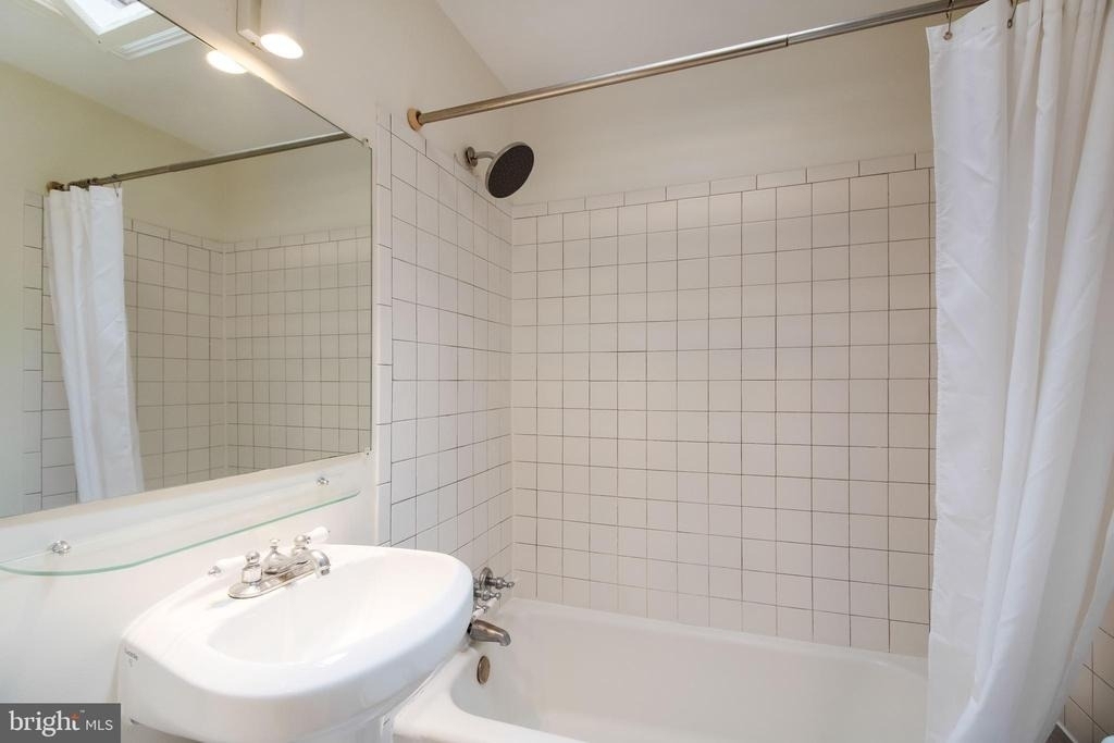 2224 Observatory Place Nw - Photo 11