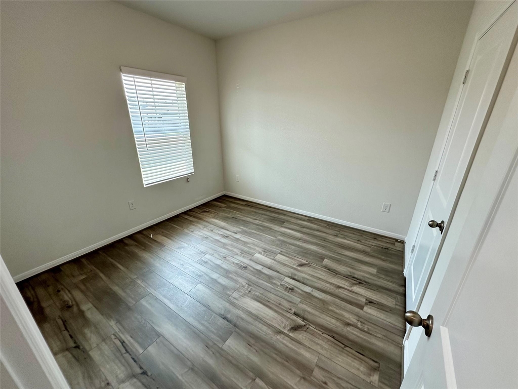 230 Olympic Dr - Photo 5