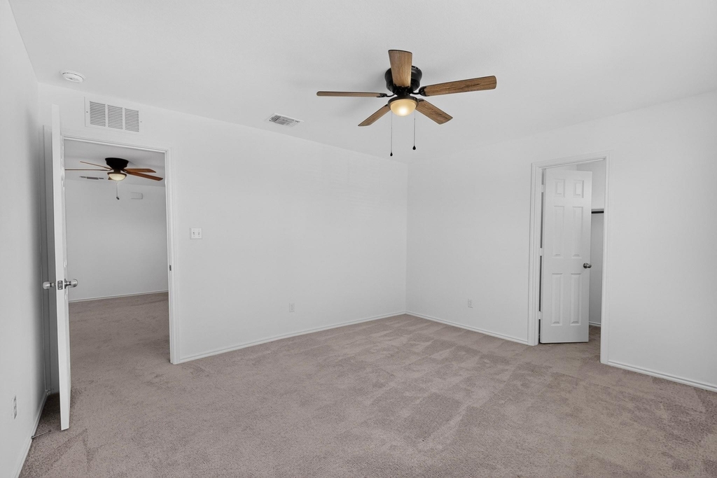 225 English Oak St - Photo 14