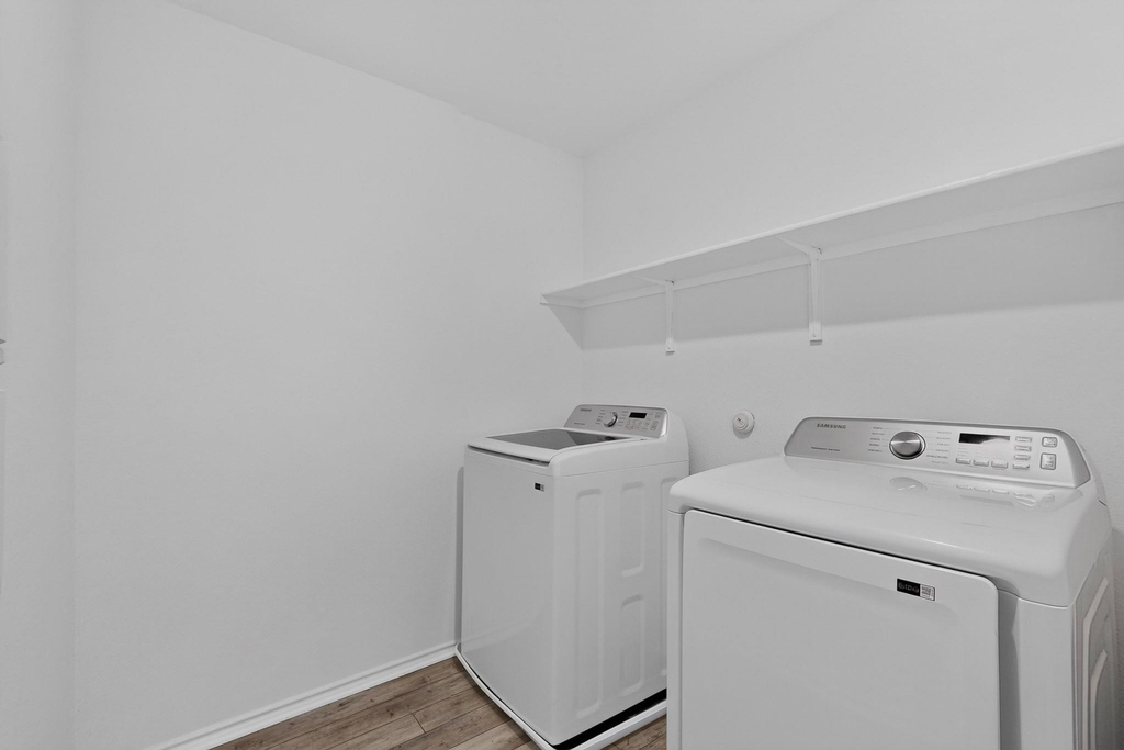 225 English Oak St - Photo 17