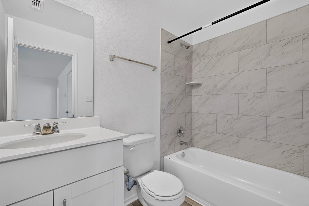 225 English Oak St - Photo 16