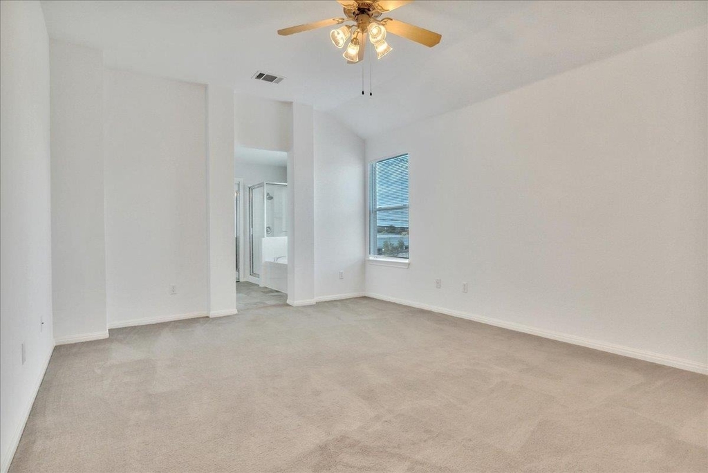 1402 Grafton Ln - Photo 11