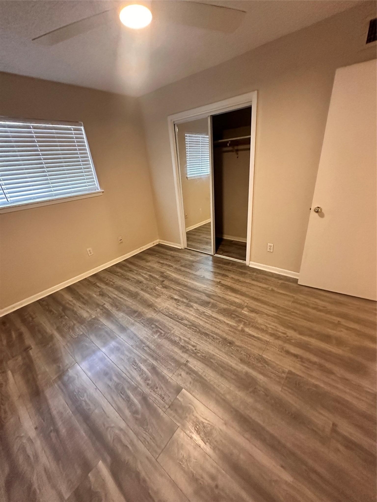 1725 Toomey Rd - Photo 5