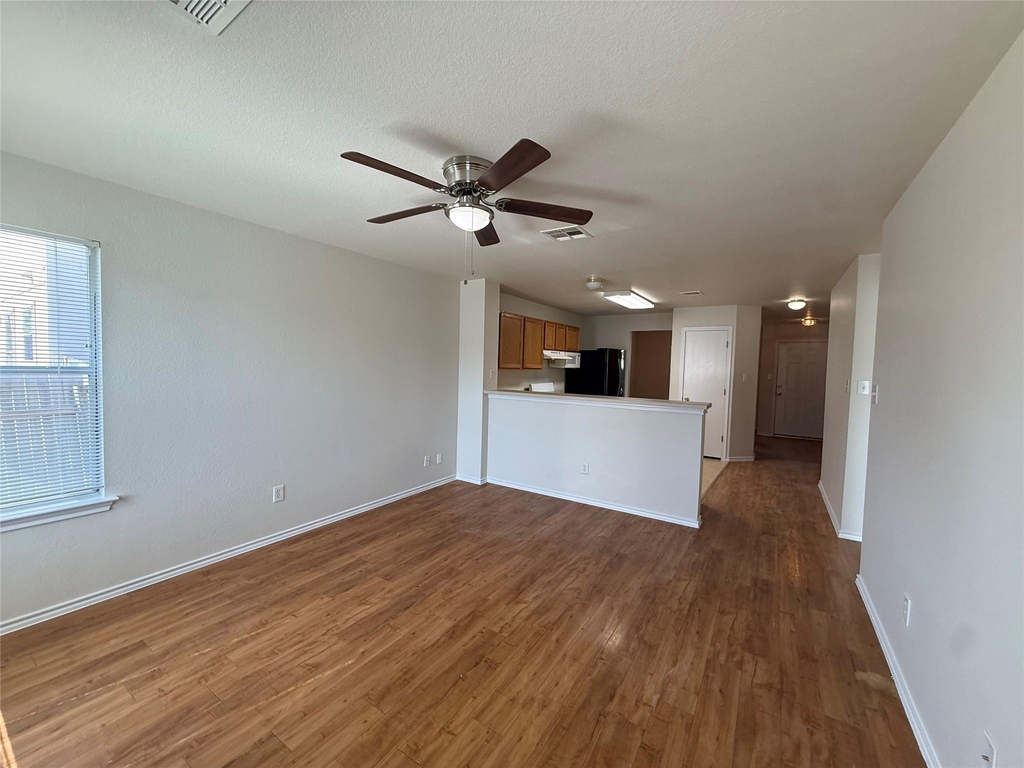241 Carriage Way - Photo 4