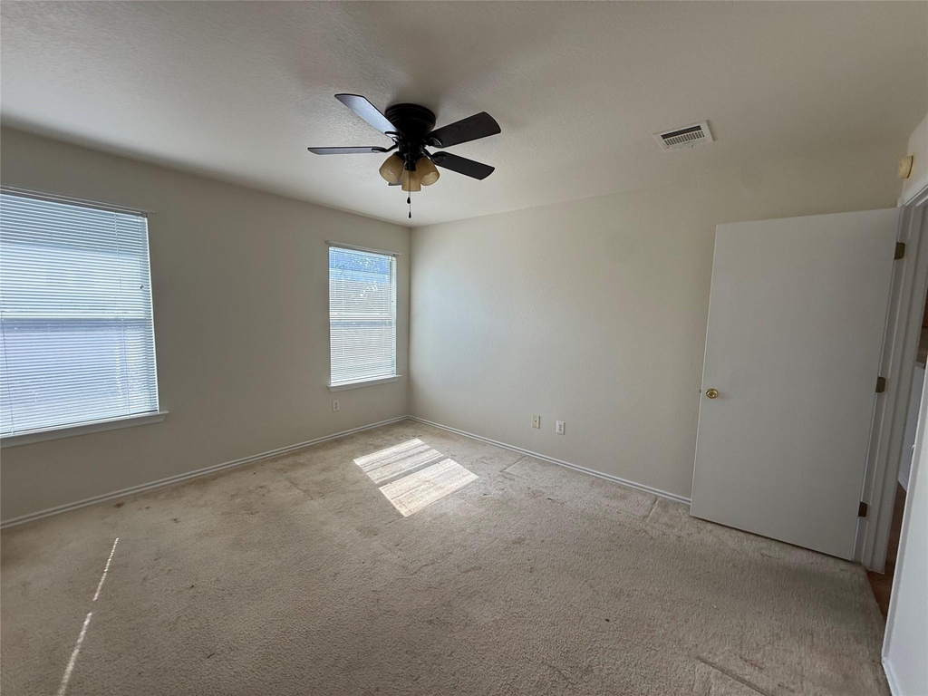 241 Carriage Way - Photo 10