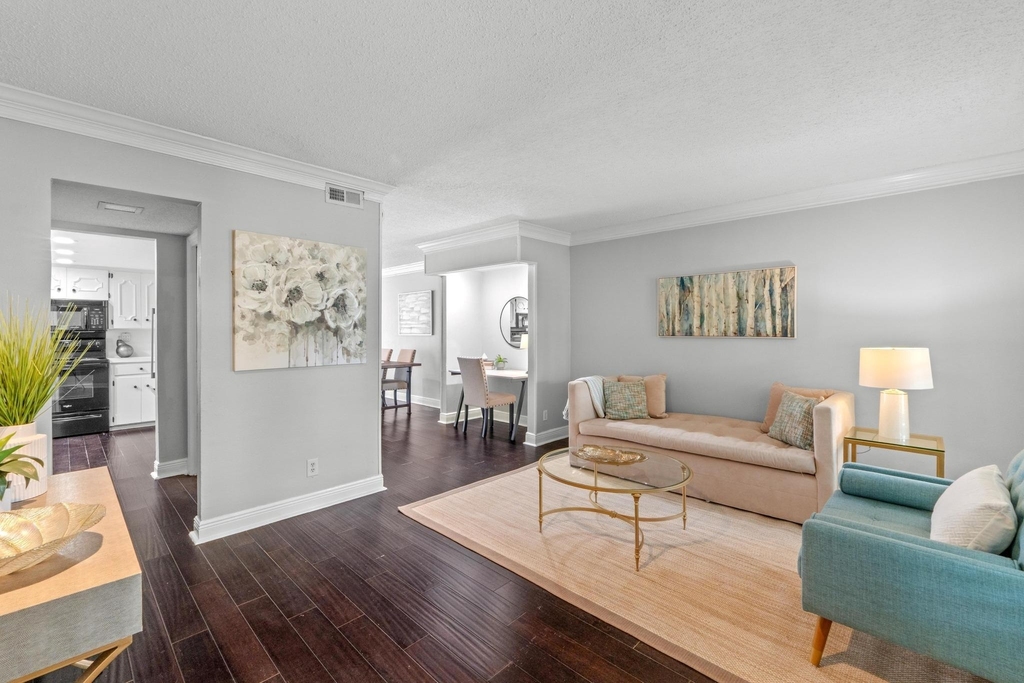 6109 Bullard Dr - Photo 2