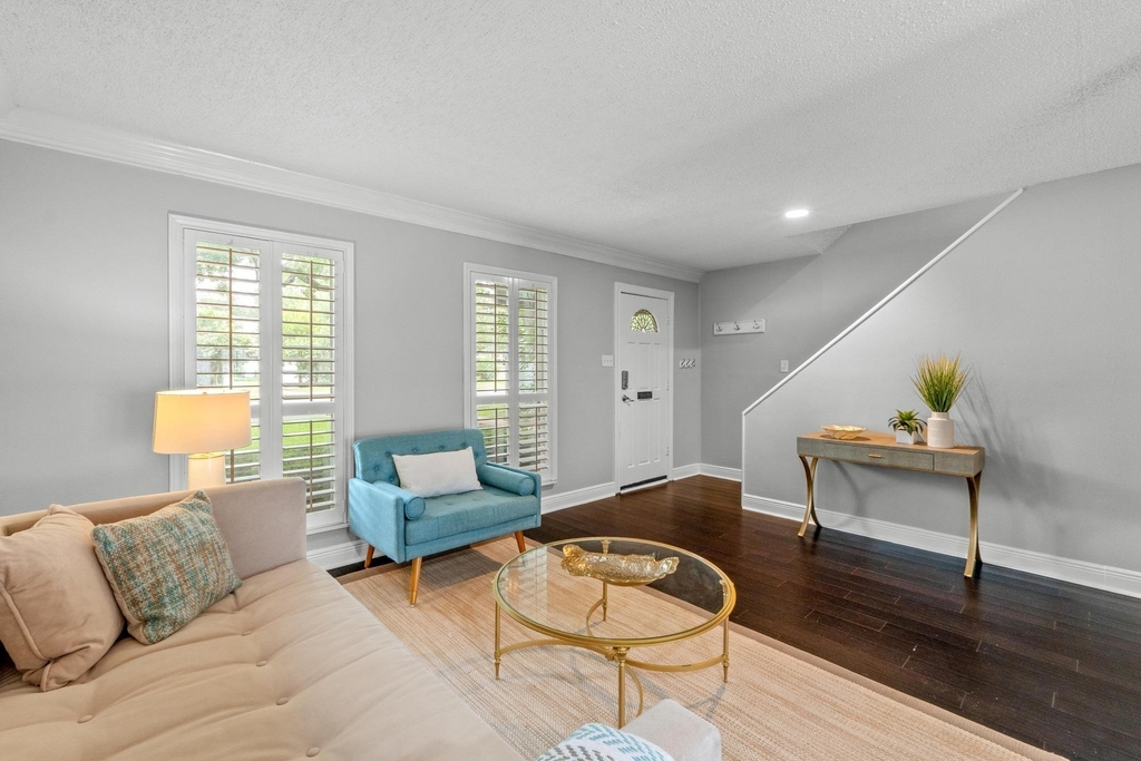 6109 Bullard Dr - Photo 4