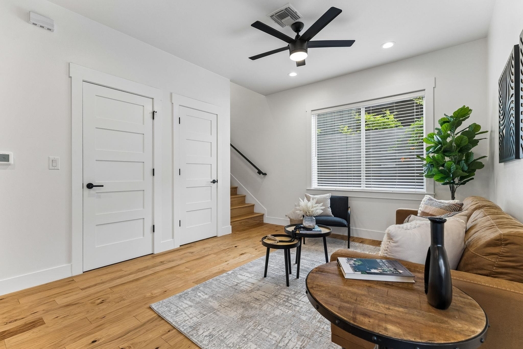 806 Philco Dr - Photo 16