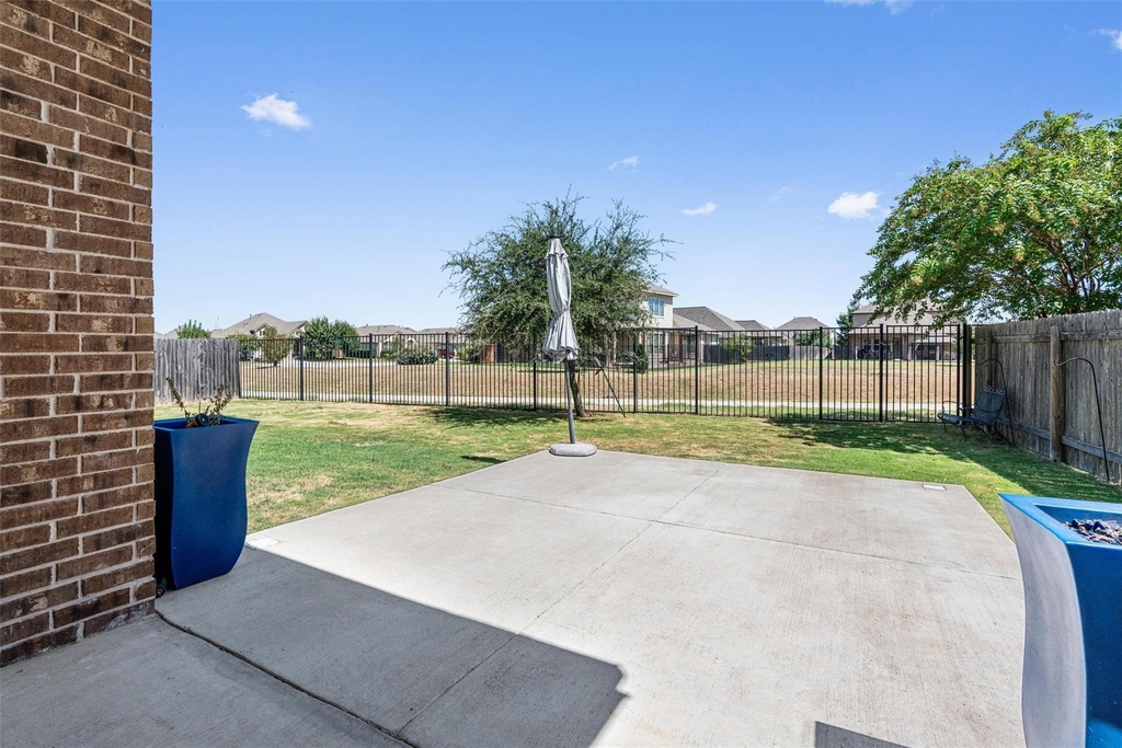 404 Miracle Rose Way - Photo 36