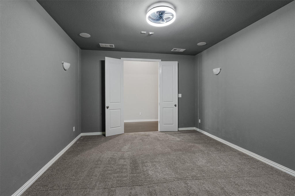 404 Miracle Rose Way - Photo 4