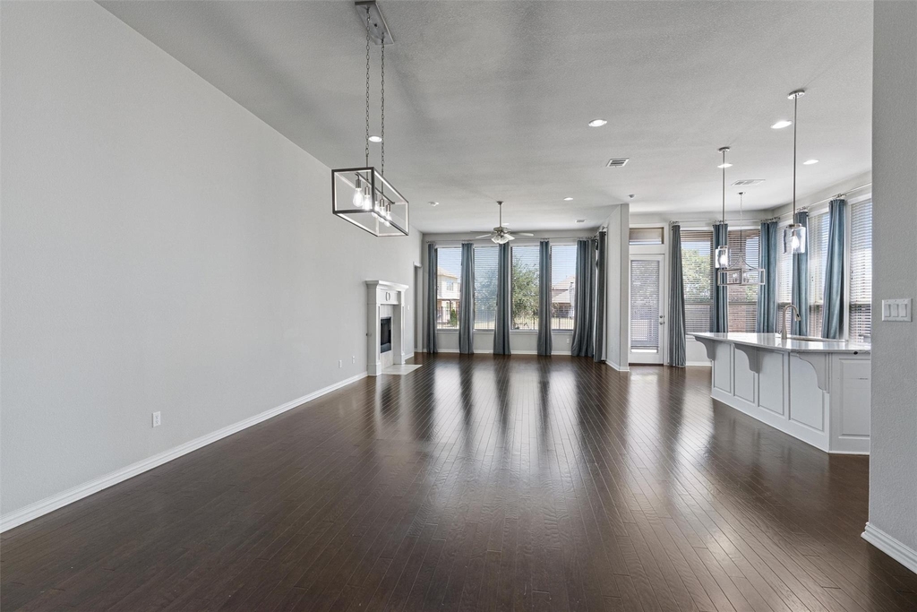 404 Miracle Rose Way - Photo 5