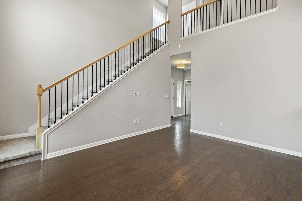 1615 Airedale Rd - Photo 9