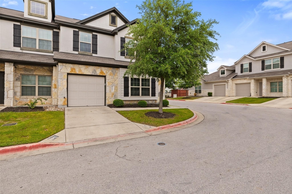 1615 Airedale Rd - Photo 2