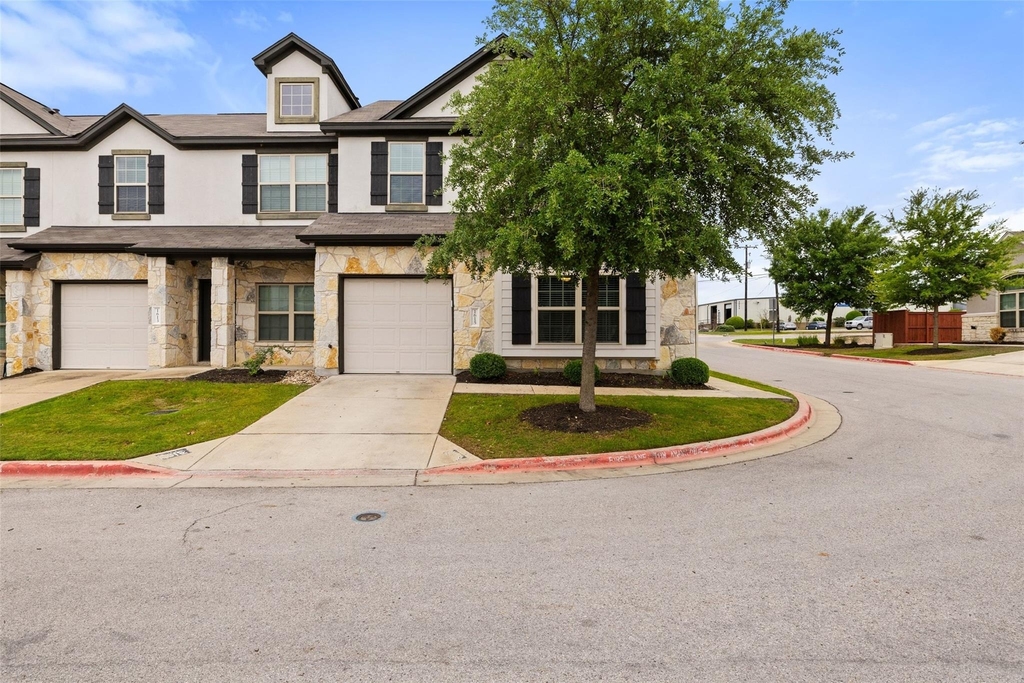 1615 Airedale Rd - Photo 1