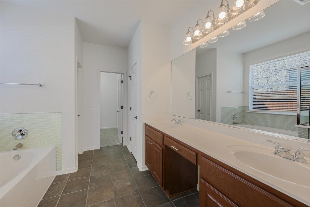 9316 Bavaria Ln - Photo 15