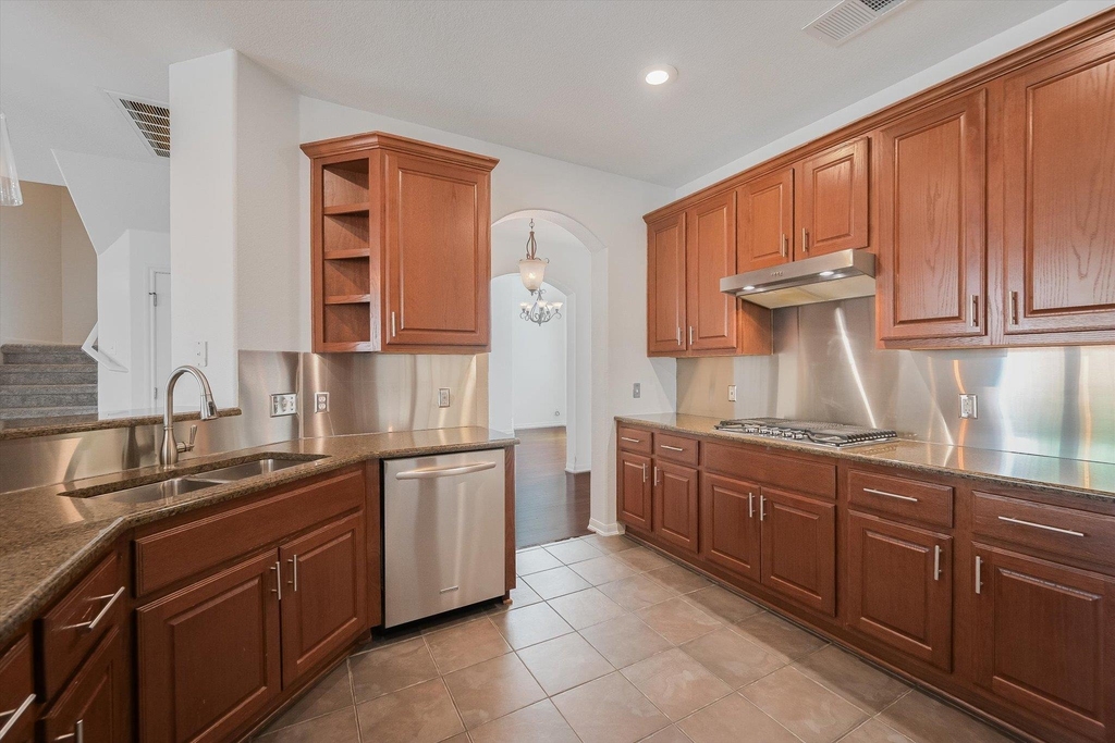 9316 Bavaria Ln - Photo 8