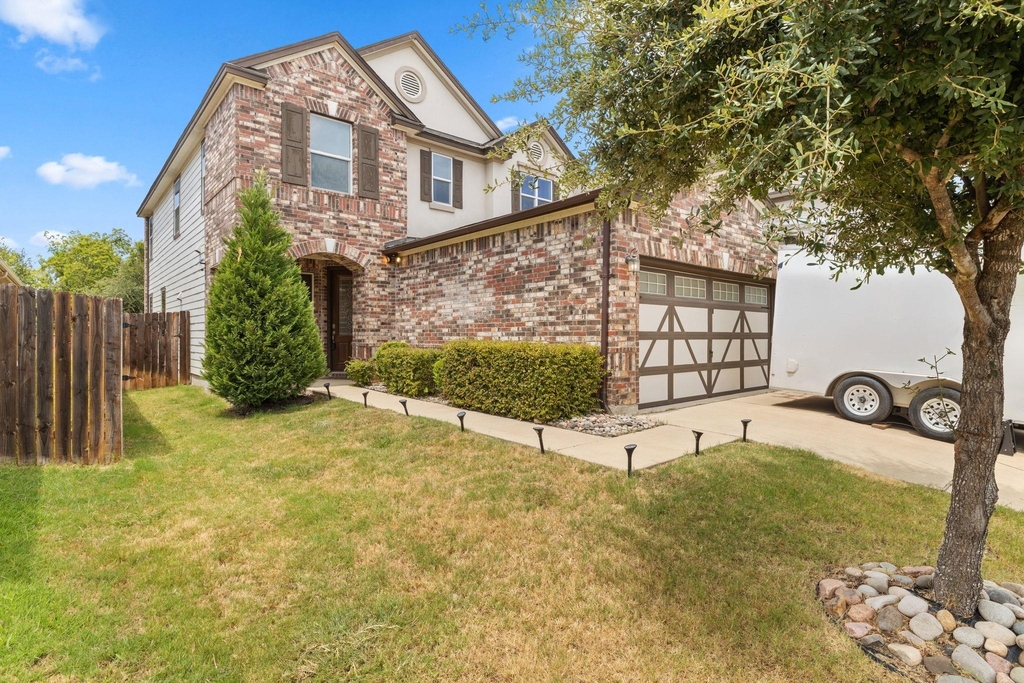 2950 E Old Settlers Blvd - Photo 0