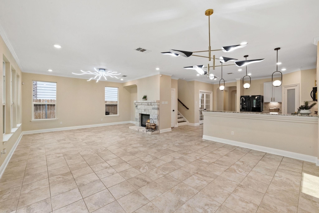 2950 E Old Settlers Blvd - Photo 13