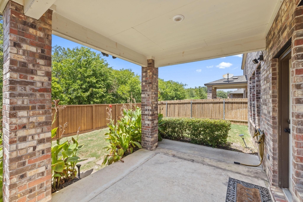 2950 E Old Settlers Blvd - Photo 28