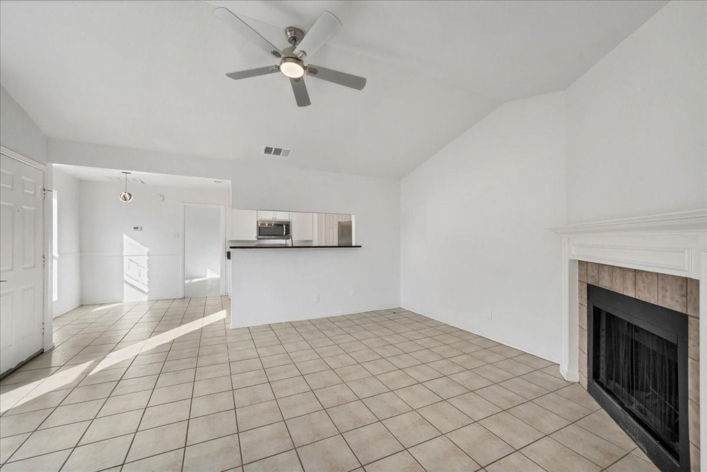 421 Fantail Loop - Photo 4