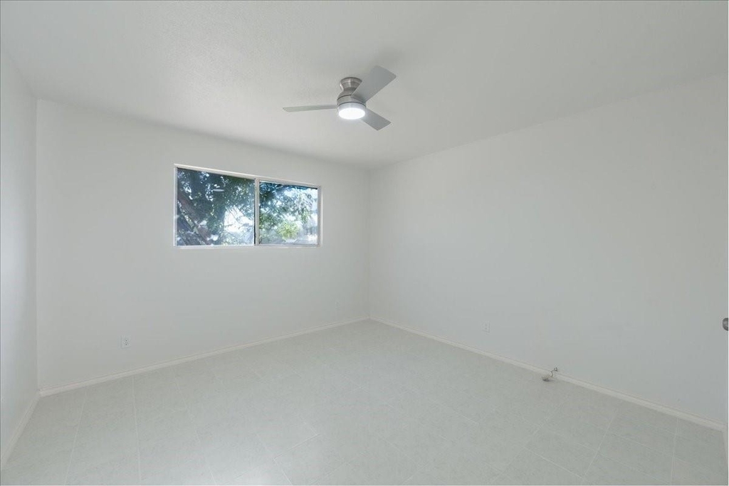 421 Fantail Loop - Photo 12