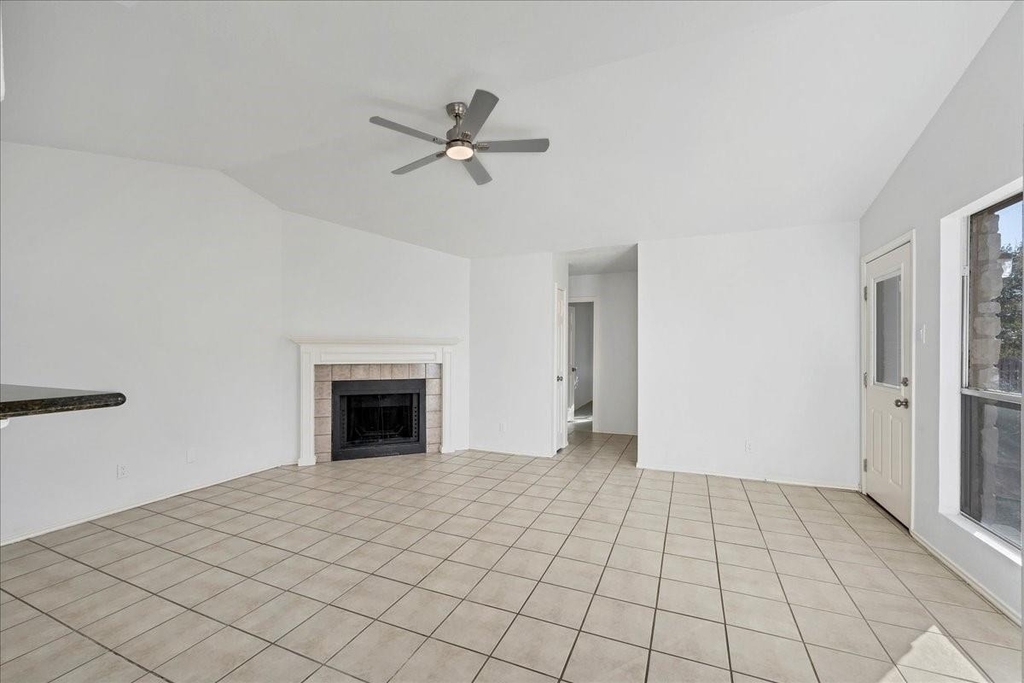 421 Fantail Loop - Photo 5