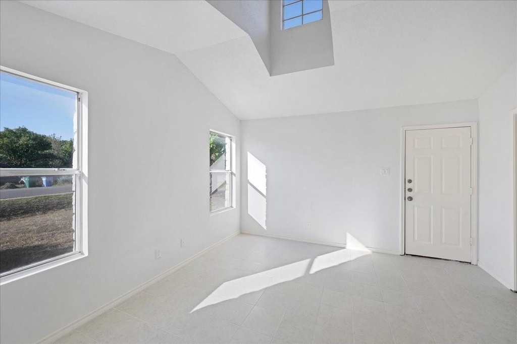421 Fantail Loop - Photo 6