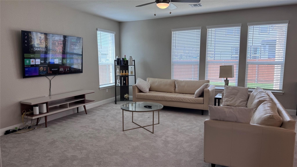 4600 Colmar Dr - Photo 2