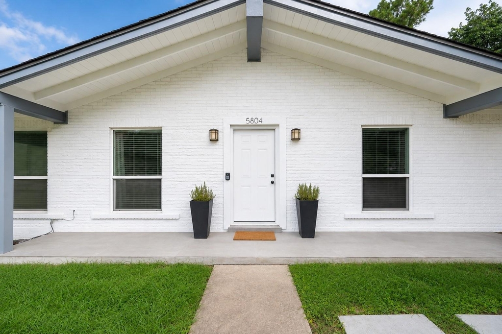 5804 Gloucester Ln - Photo 1