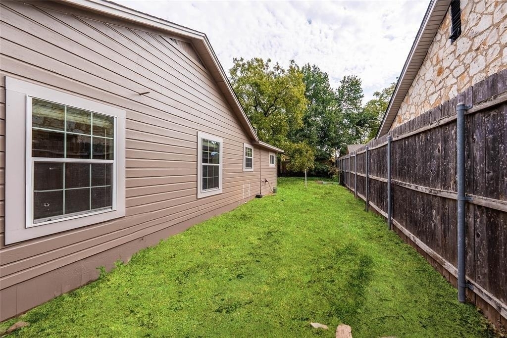 3103 E 16th St - Photo 26