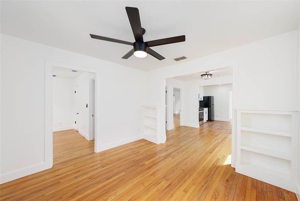 3103 E 16th St - Photo 1
