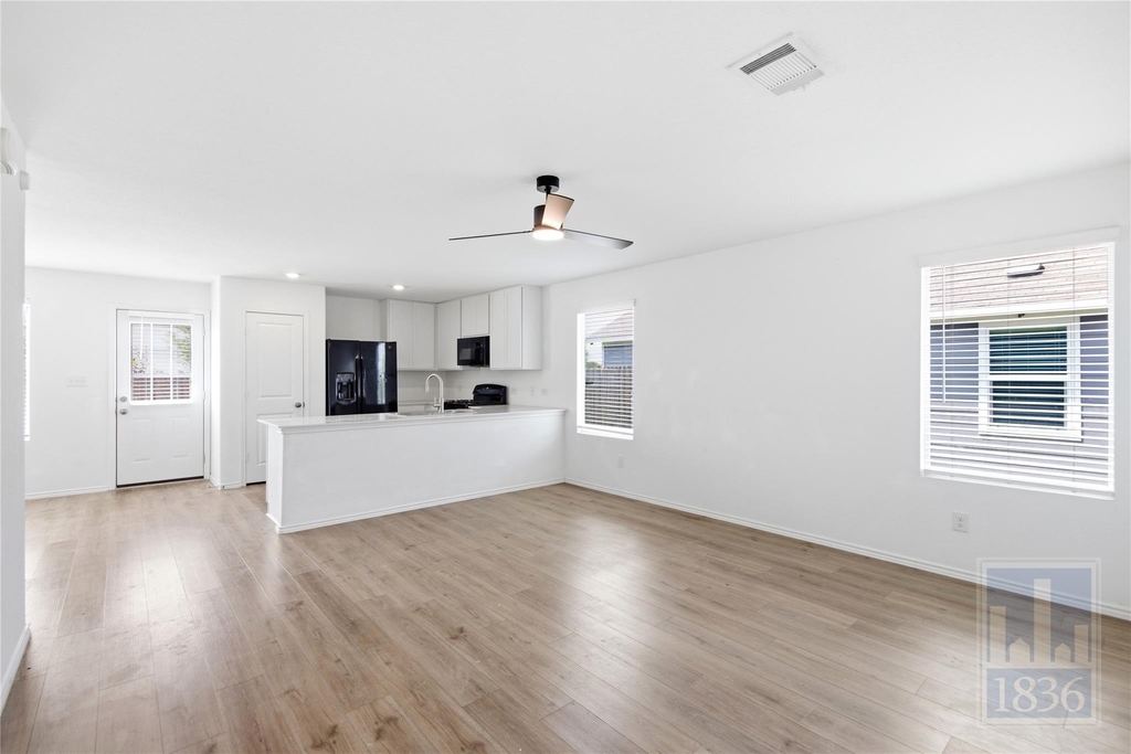 612 Clear Sky Dr - Photo 4
