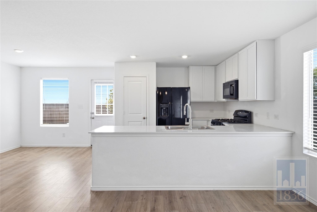 612 Clear Sky Dr - Photo 5