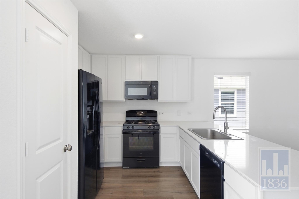 612 Clear Sky Dr - Photo 6