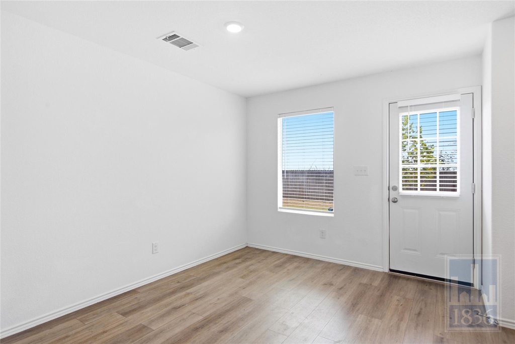 612 Clear Sky Dr - Photo 8