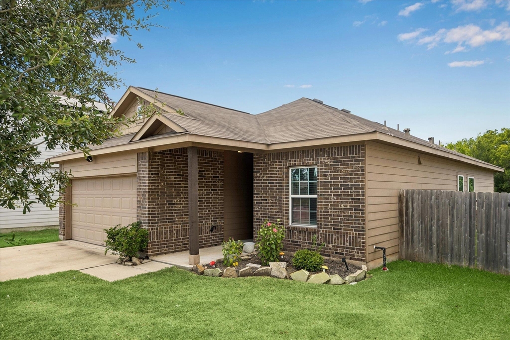 4907 Fairwater Ct - Photo 2