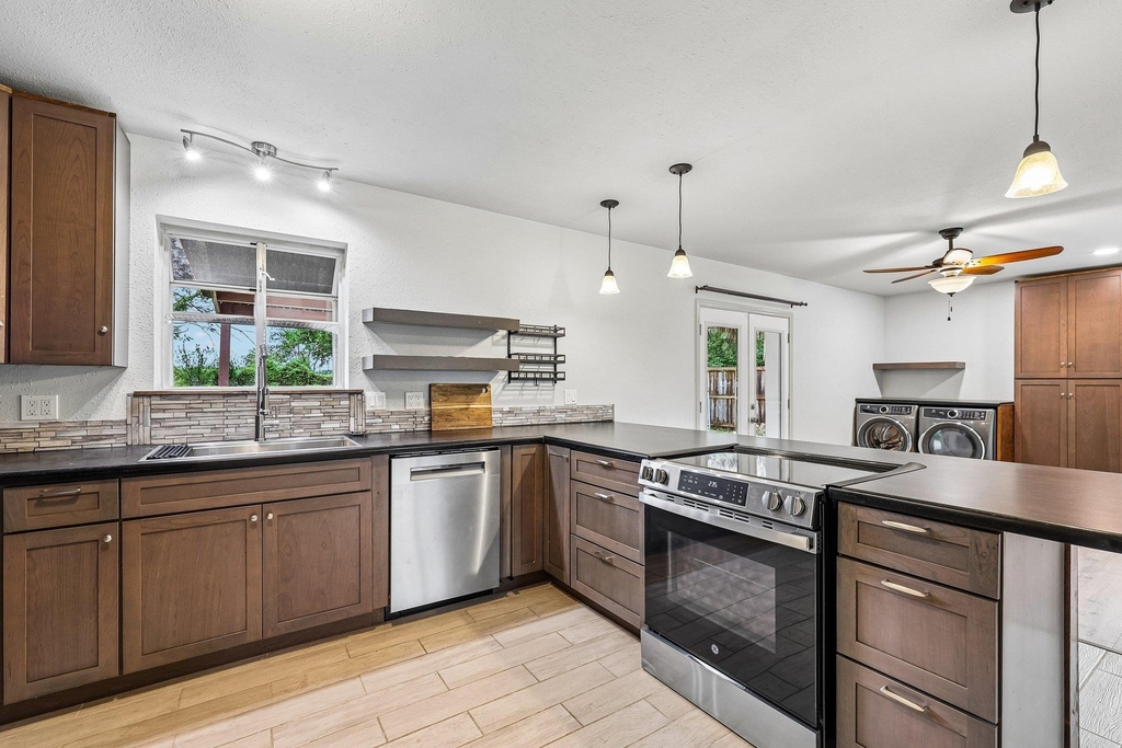 410 Magnolia St - Photo 9