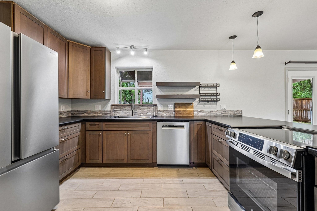 410 Magnolia St - Photo 8