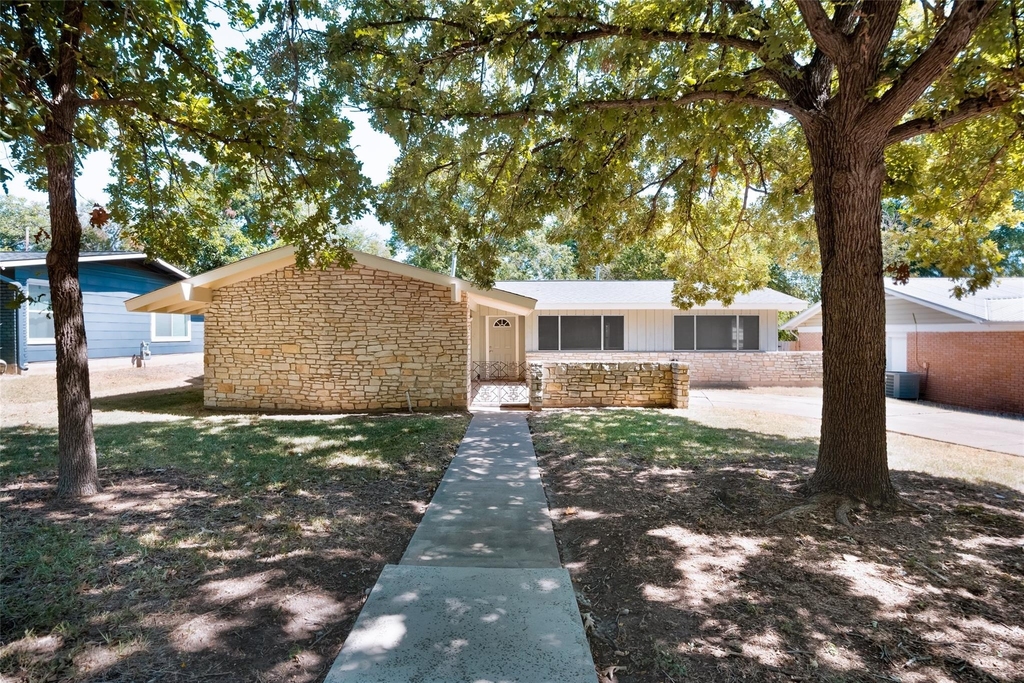 1404 Briarcliff Blvd - Photo 0