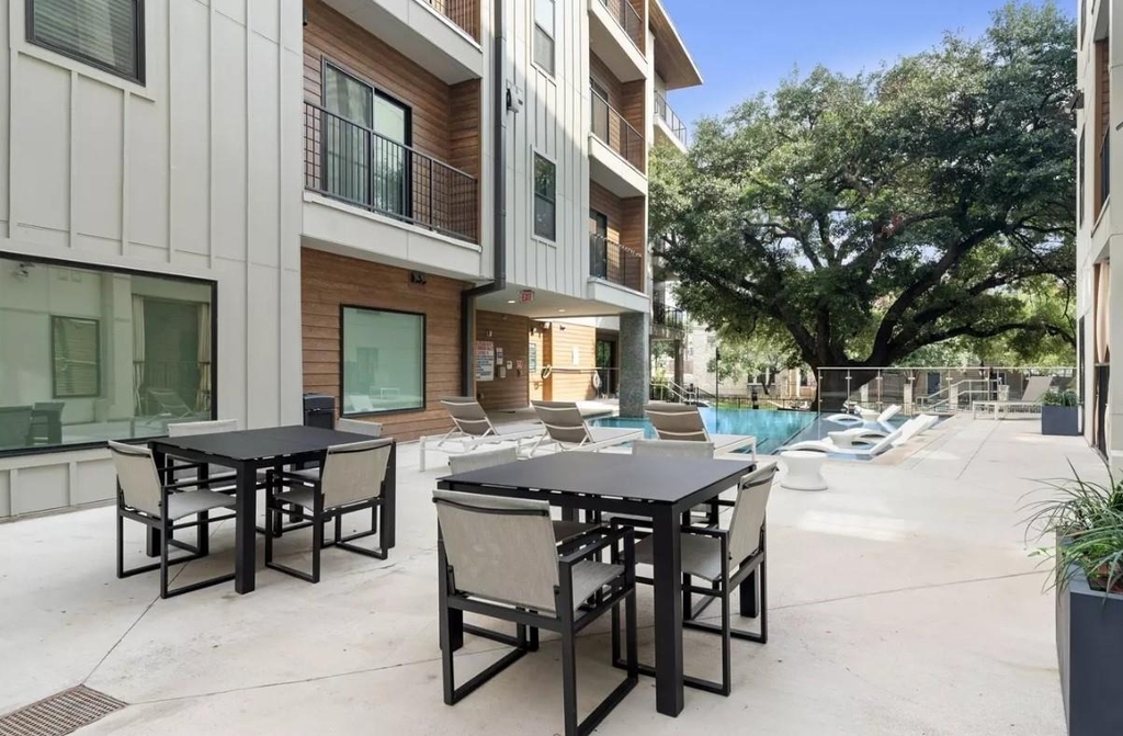 2500 Longview St - Photo 8