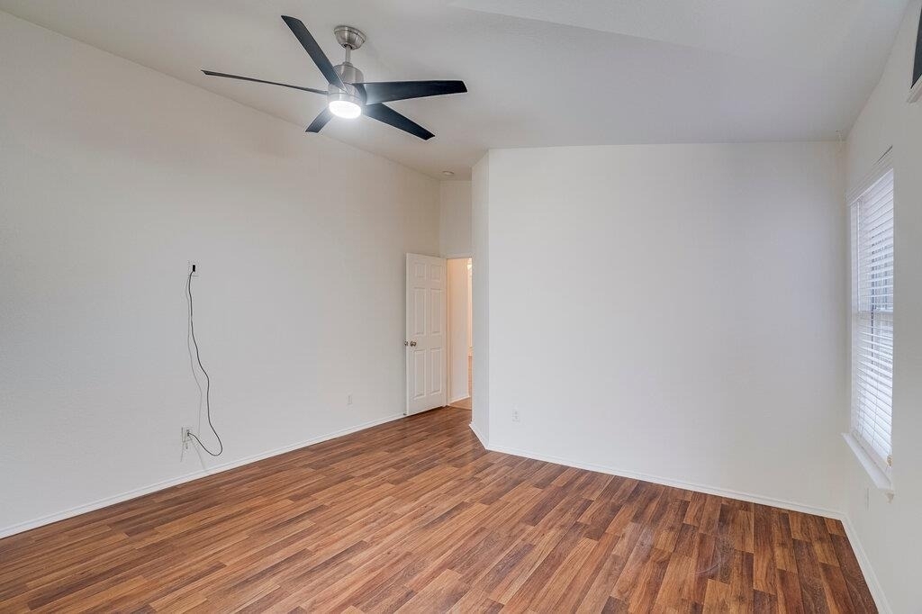 900 Fenway Park Ct - Photo 4