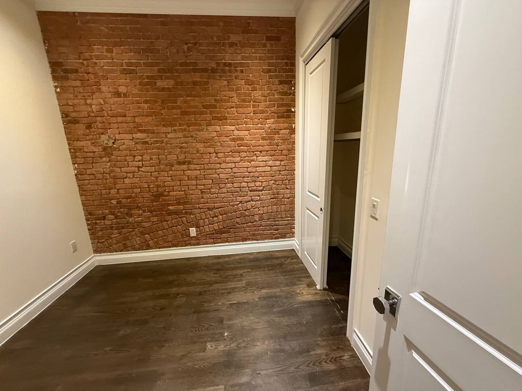 350 Third ave - Photo 6