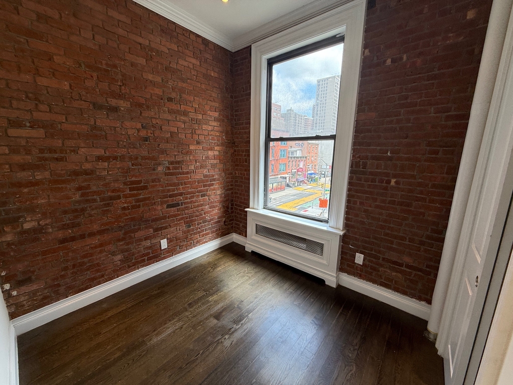350 Third ave - Photo 2