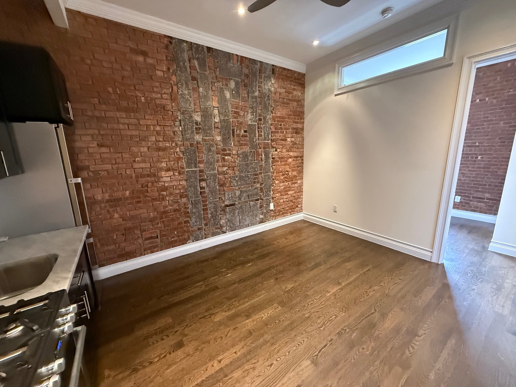 350 Third ave - Photo 0