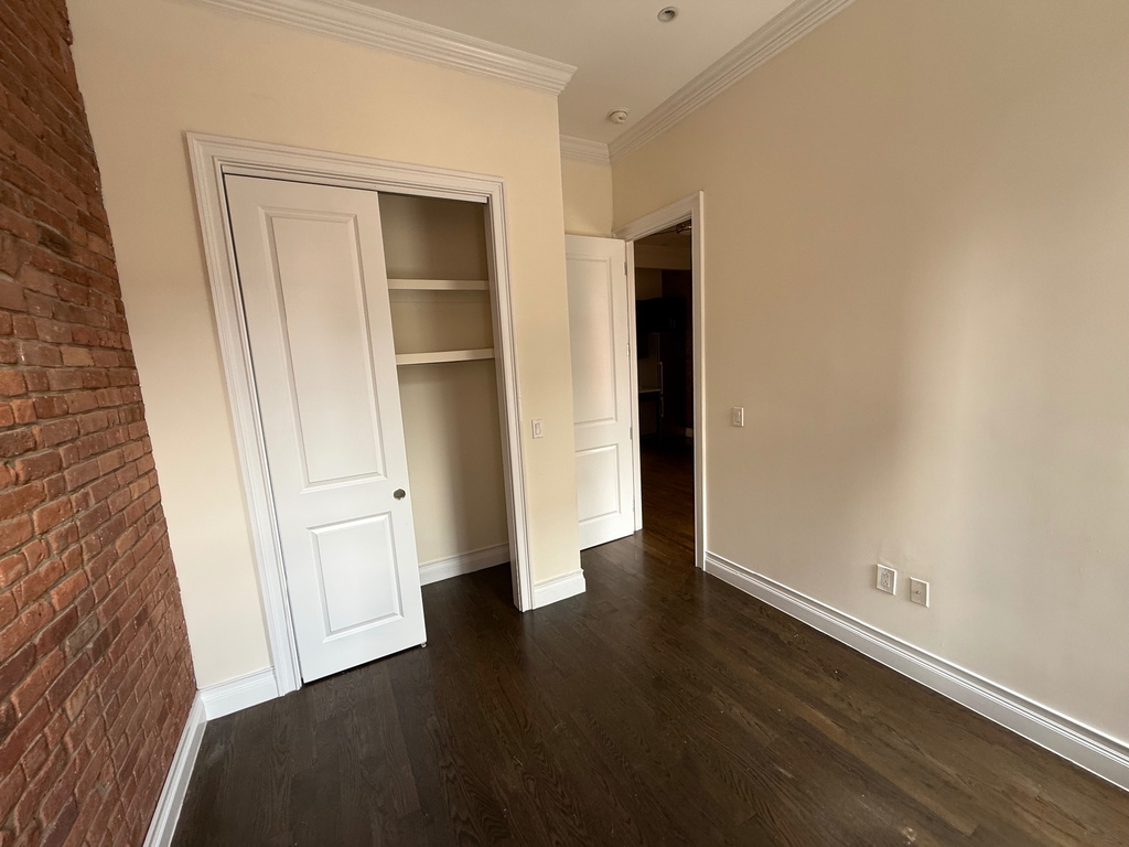 350 Third ave - Photo 5