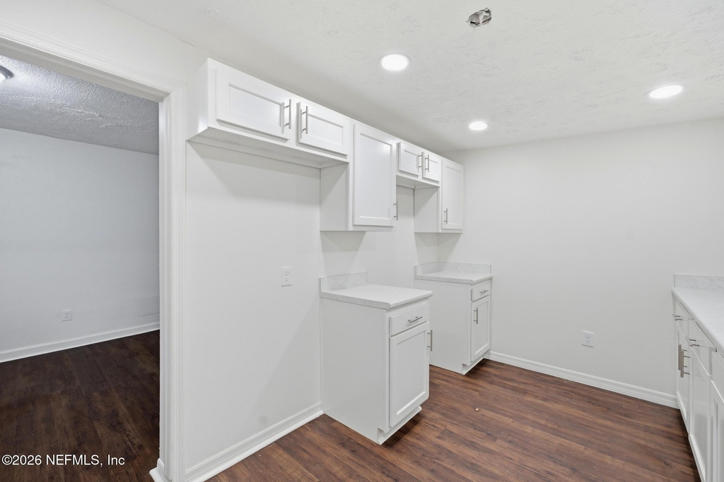 920 George Circle - Photo 9