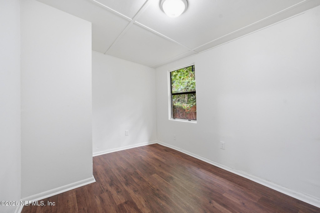 920 George Circle - Photo 6