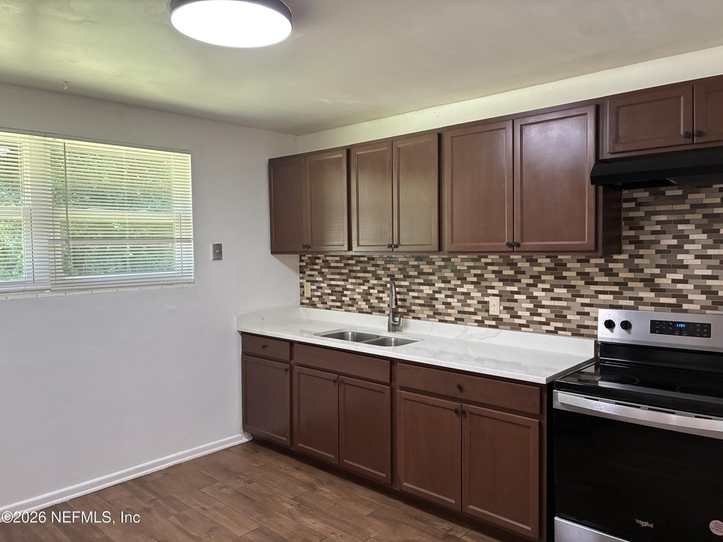 645 Allen Lane - Photo 8