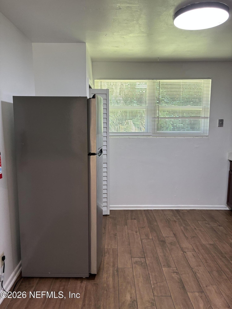 645 Allen Lane - Photo 10